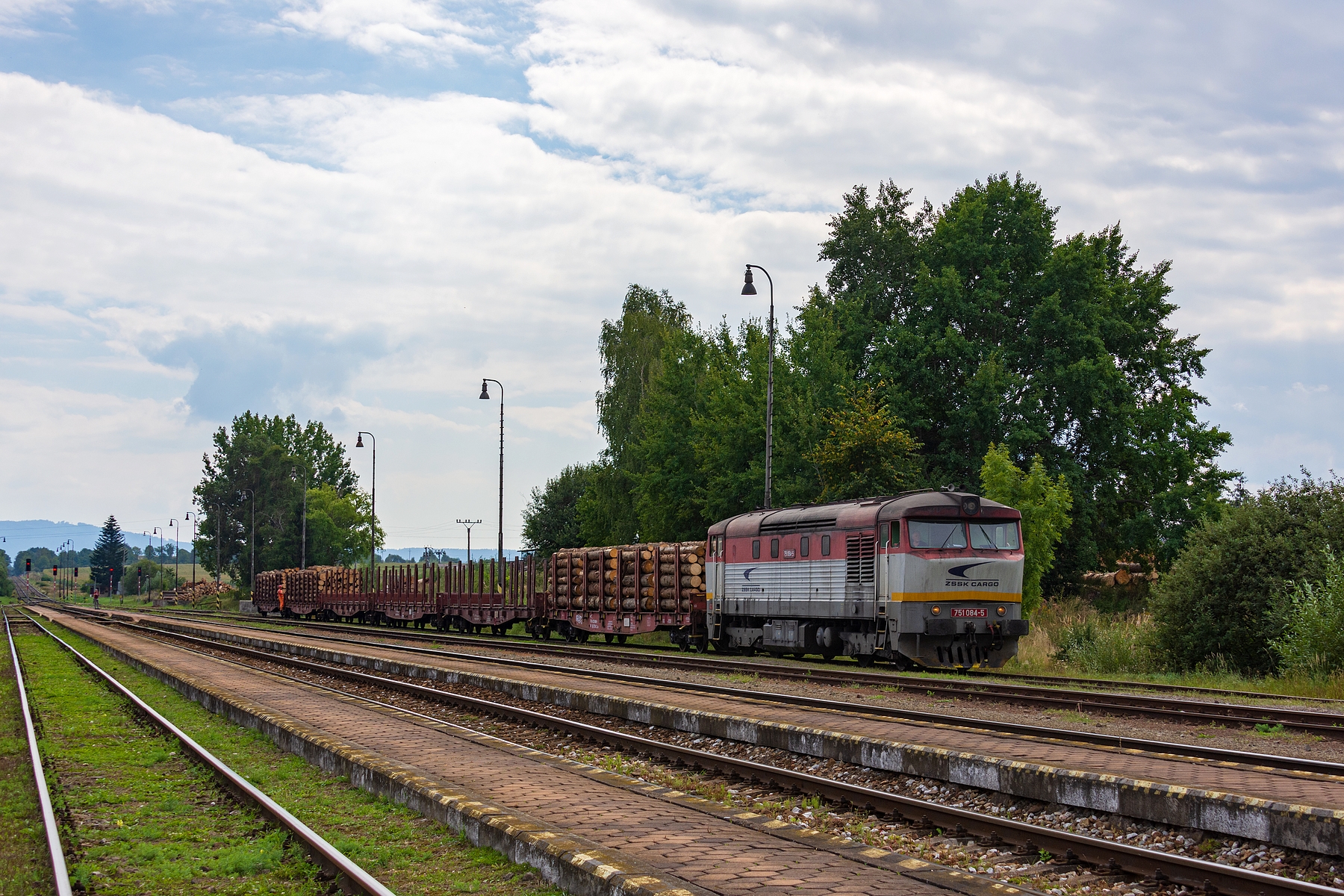 751 084-5