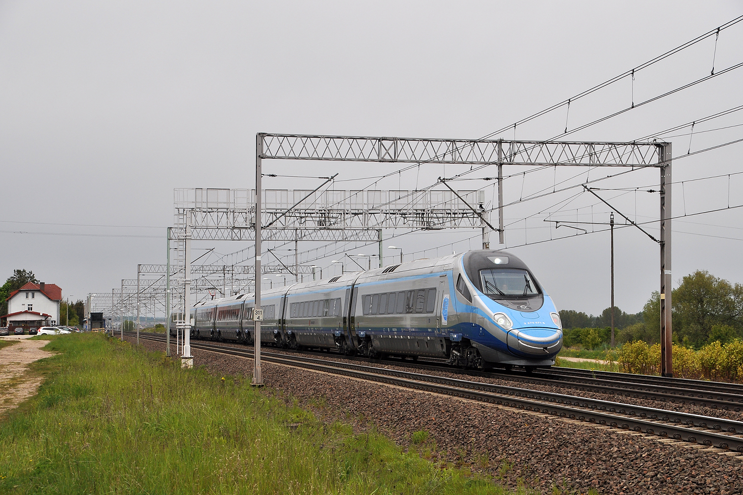 ED250-011